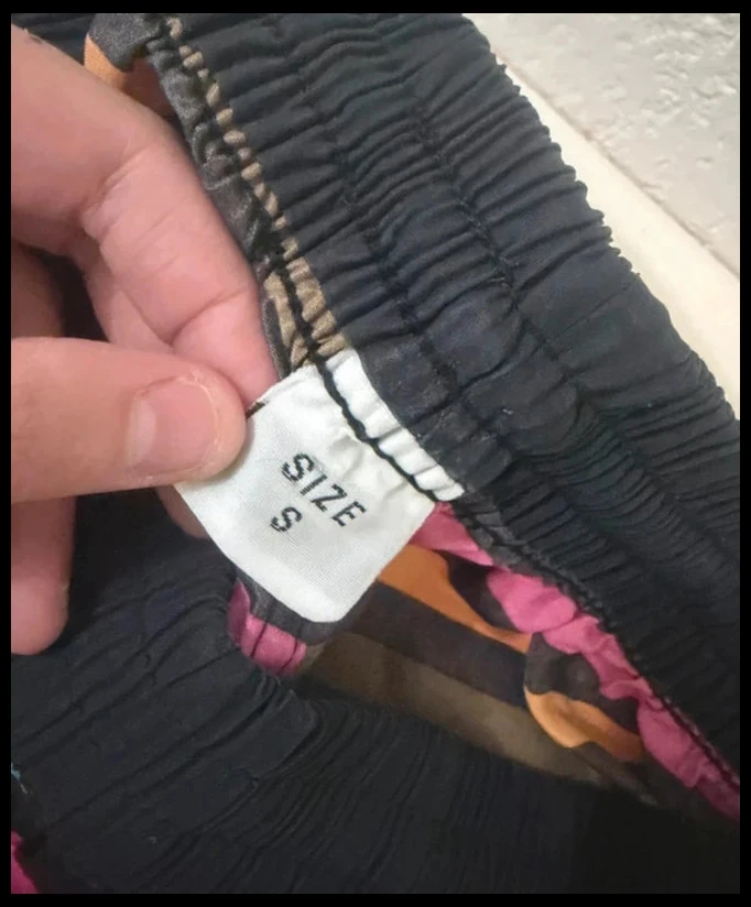 Short de Banho e Esporte Feminino Retrô Listras Multicoloridas - Tamanho 36 (S) - Ótimo Estado – photo 3